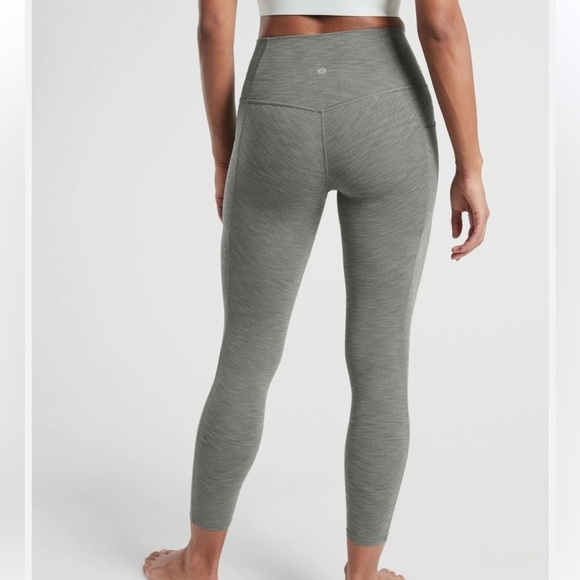 Athleta Salutation Stash Pocket II 7/8 Tight in Powervita - Picture 4 of 10